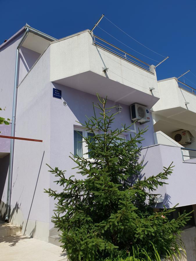 Apartments Sea Star Ivana Marina Bagian luar foto